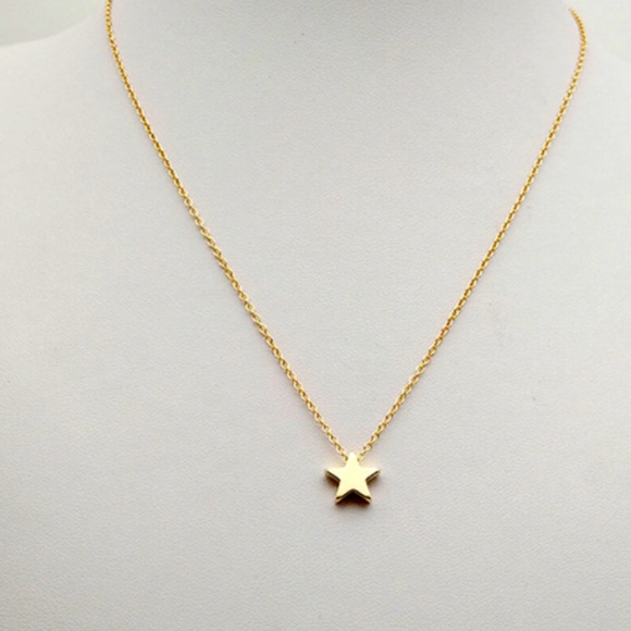 🆕 RESTOCKED Dainty Star Necklace - Picture 2 of 4